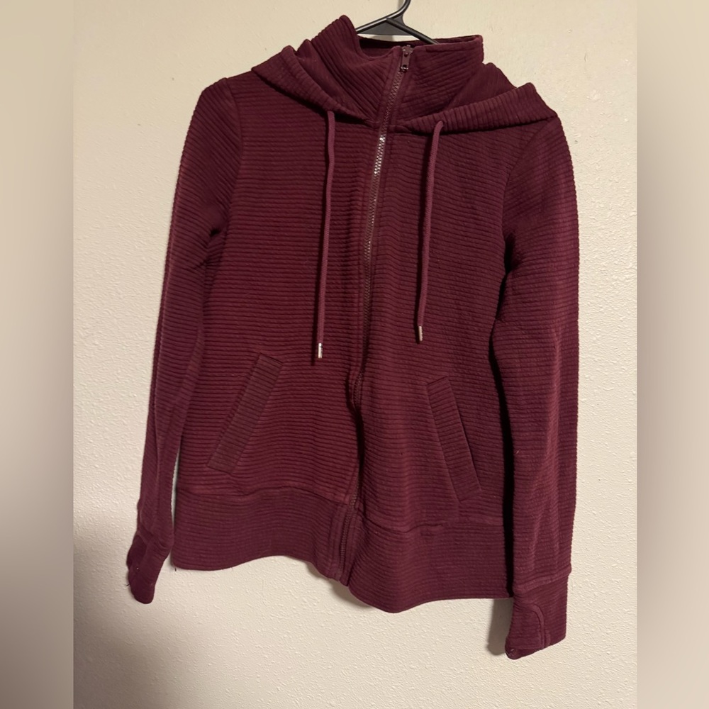 Active Life Maroon Zip-Up Hoodie Size Medium